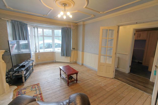 63 Asquith Boulevard, Leicester photo 2