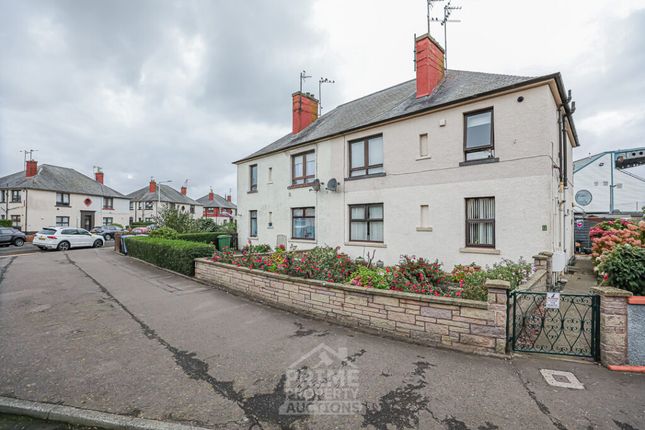2-bed flat on Union Street, Montrose, £51,000