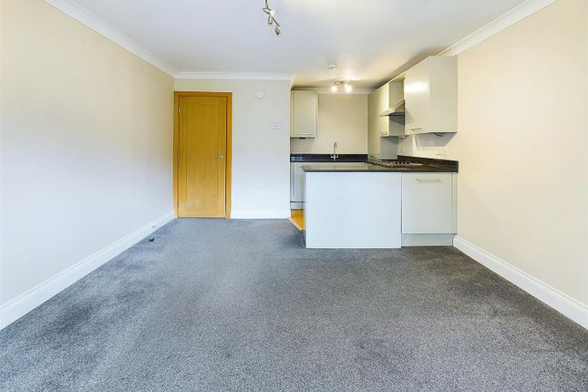 Flat 4, 2,, Chudleigh Road, Twickenham photo 3