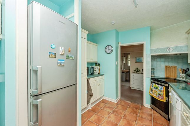 6, Shrubbery Lane, Weymouth photo 4