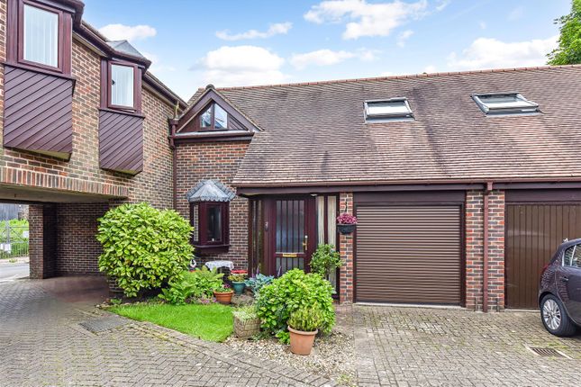 Thumbnail Terraced house to rent in Hylton Road, Petersfield