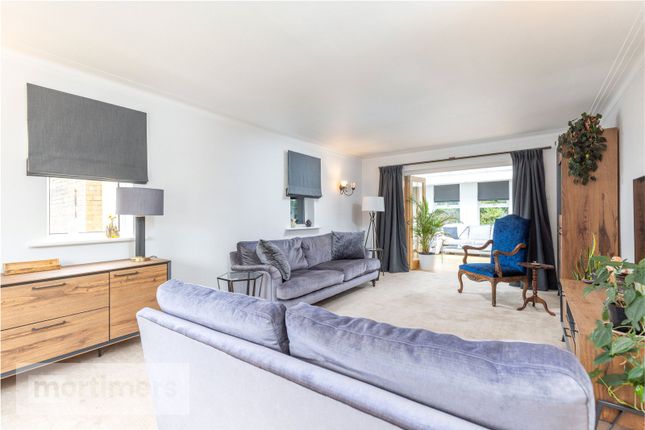 20, Shays Drive, Lancashire photo 4