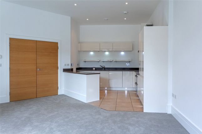 13 Royal Apartments,, Perpetual House, Henley-on-Thames photo 4