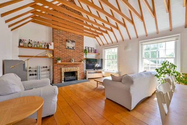 2-bed house on Bensbury Close, Putney Heath, £3,975/mo