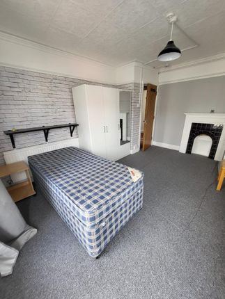 Thumbnail Shared accommodation to rent in Highland Crescent, Redland, Bristol