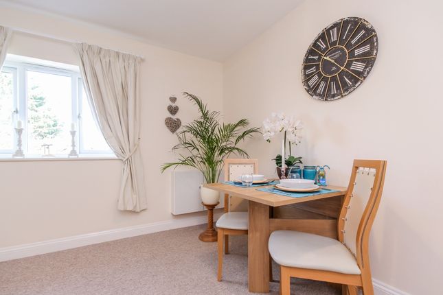 Flat 7, Brighthampton Court, Witney photo 4