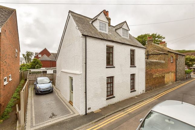 5-bed house on Victoria Road, Broadstairs, £304,000