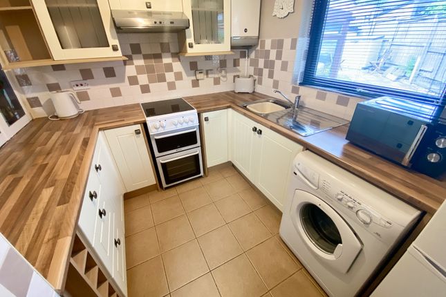 4, Brunner Drive, Swansea photo 4