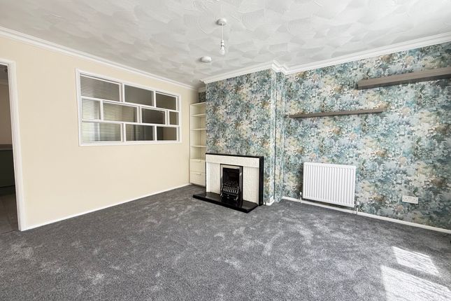 41, Alfriston Gardens, SOUTHAMPTON photo 3