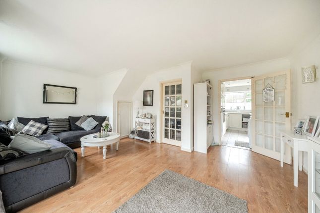 14, Duppas Close, Shepperton photo 4