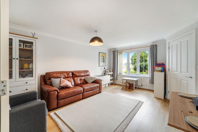 15 Preston Manor Road, Tadworth photo 2