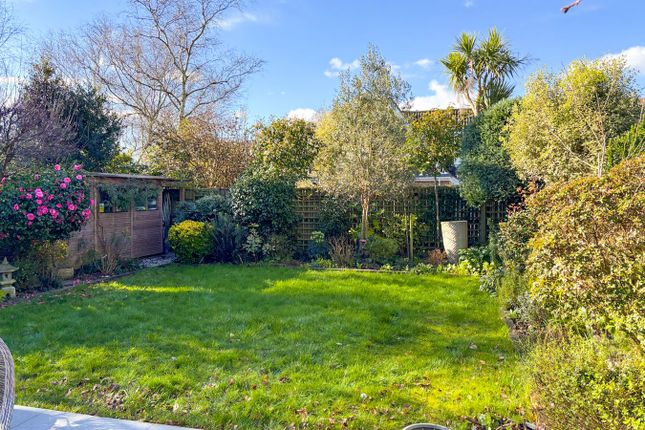 1, Kitchers Close, Lymington photo 4