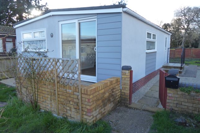 Mobile/park home for sale in Loddon Court Farm Park, Beech Hill Road, Spencers Wood, Reading