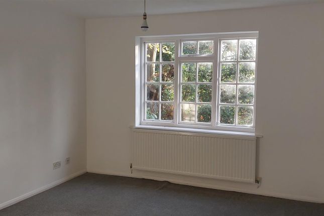 Flat for sale in Spindlewood Gardens, Croydon