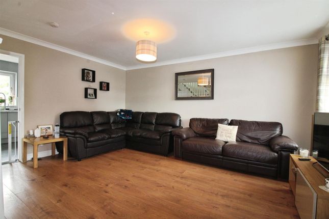 82, Heathfield Park, Darlington photo 4
