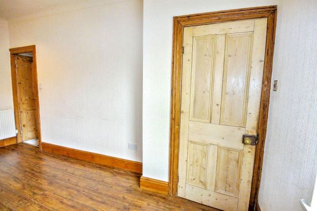 387, New Mill Road, Holmfirth photo 4