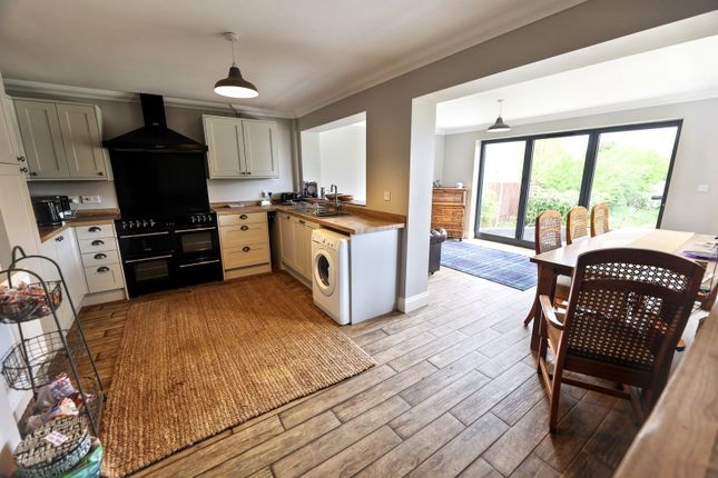 182, Point Clear Road, Clacton-on-sea photo 5