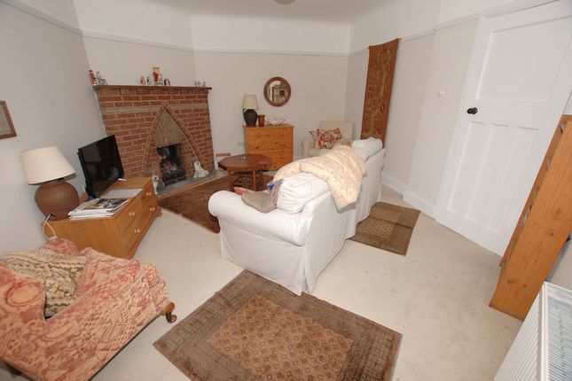 Cottage for sale in 15 Theatre Street, Hythe