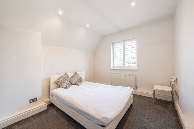 Flat to rent in Finchley Road, Temple Fortune, London