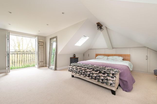 Detached house for sale in Stoneleigh Close, Stoneleigh, Warwickshire