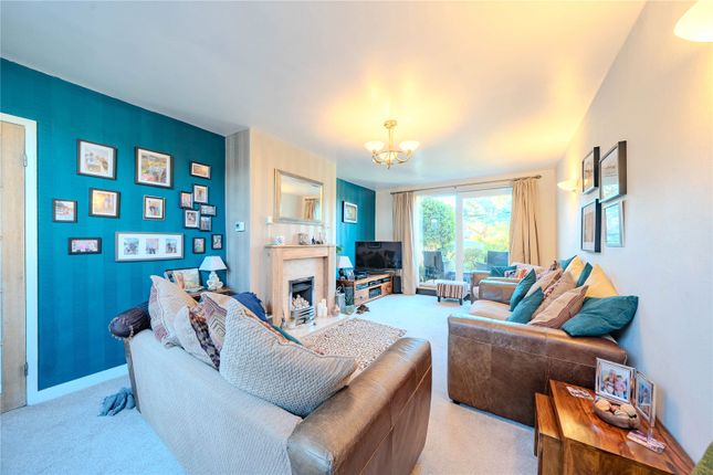 13, Hillfoot Drive, West Yorkshire photo 2