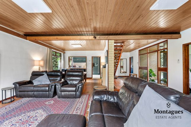 Beecroft House, Woodside, Thornwood photo 3