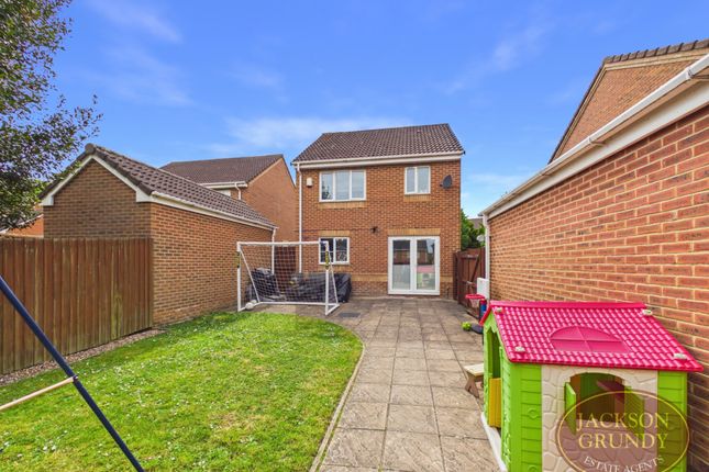 42, Crome Close, Wellingborough photo 2