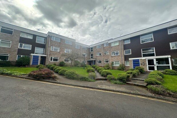 Thumbnail Flat to rent in Ulverley Crescent, Solihull