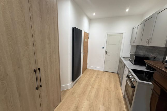 13 , The Bishops Avenue, London photo 5