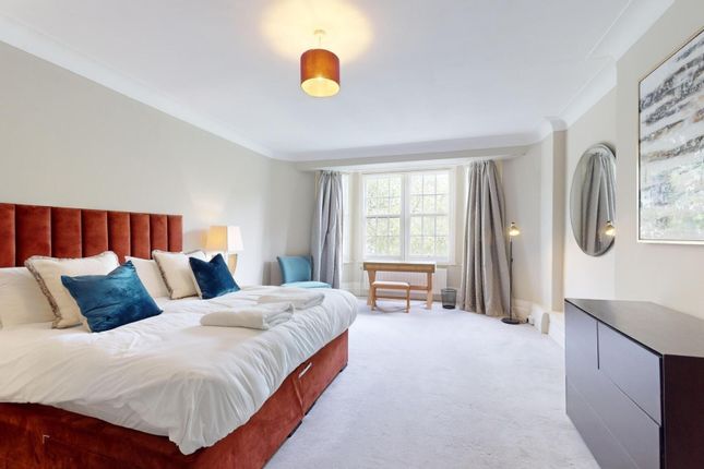3 Strath, Park Road, St Johns Wood photo 2