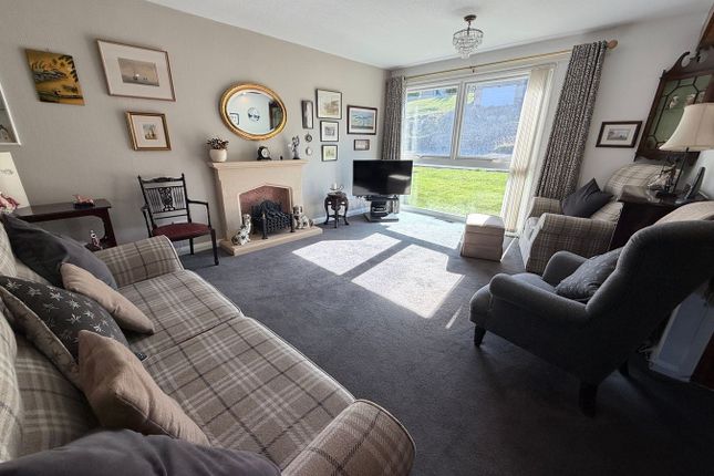 54, Moorhead Crescent, Shipley photo 2