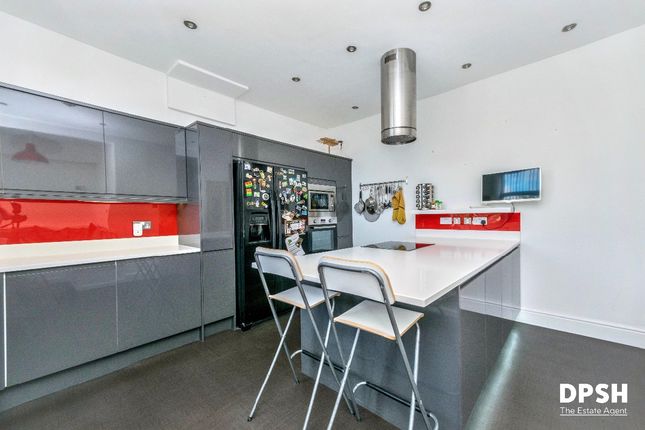 96 Chaster Street, Batley photo 5
