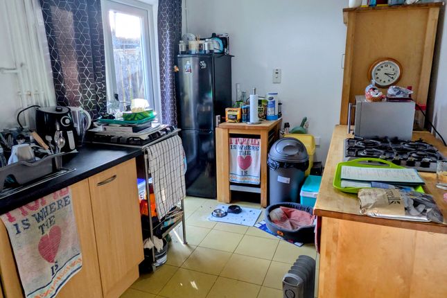 3, Ruskin Avenue, Bradford photo 5