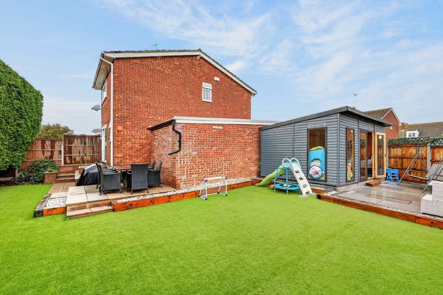 1, Raven Drive, South Benfleet photo 4