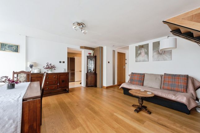 105, Distillery Walk, Brentford photo 3