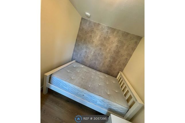 Flat, Brunel House Harrow Road, London photo 3