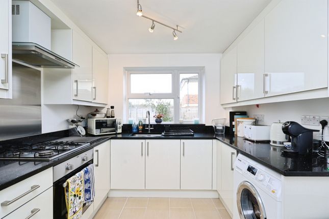 52, Gosling Grove, High Wycombe photo 4