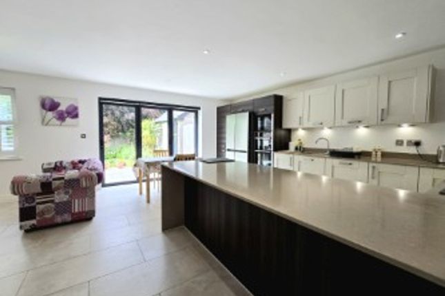 1 Maes Glyndwr, Bridgend photo 2
