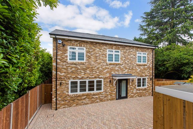 Thumbnail Detached house for sale in High Cross, Watford
