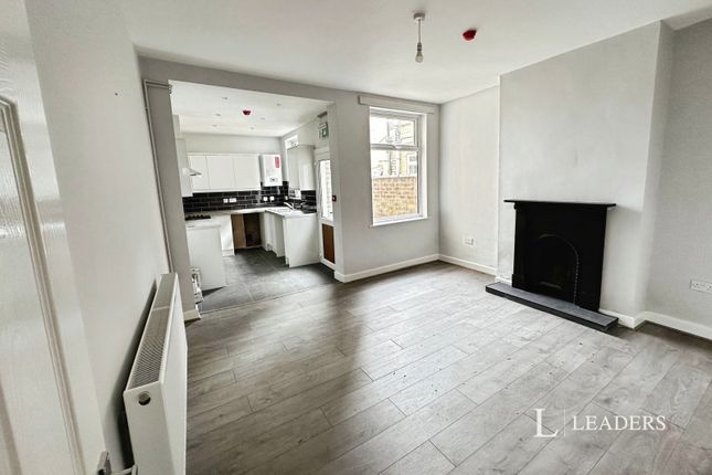 Room 5, 138, Duncan Road, Duncan Road photo 2