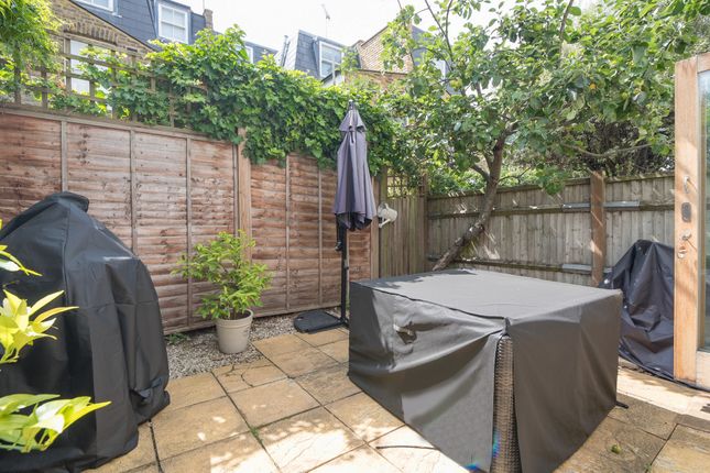 Terraced house for sale in Bramford Road, Wandsworth
