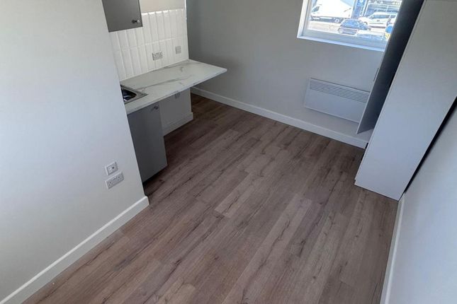 271 Southcroft Road, London photo 2