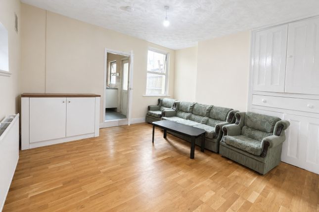 229, Desborough Road, High Wycombe photo 4