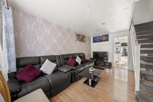 4, Abbey Close, Hayes photo 2