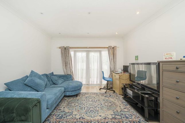 Property to rent in Station Road, Hampton