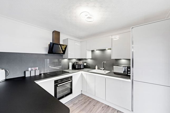213 Glendevon Park, Broxburn photo 2