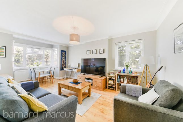 3 Warwick Court, Hook Road, Surbiton photo 2