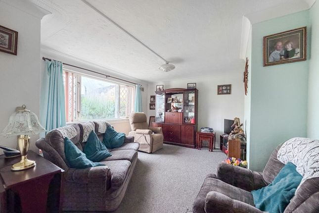 5 Bevan Close, Caerphilly photo 3
