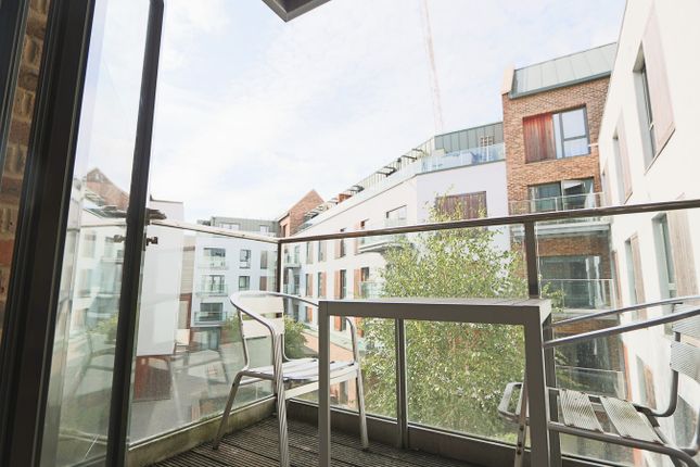 Flat to rent in Gaol Ferry Steps, Bristol