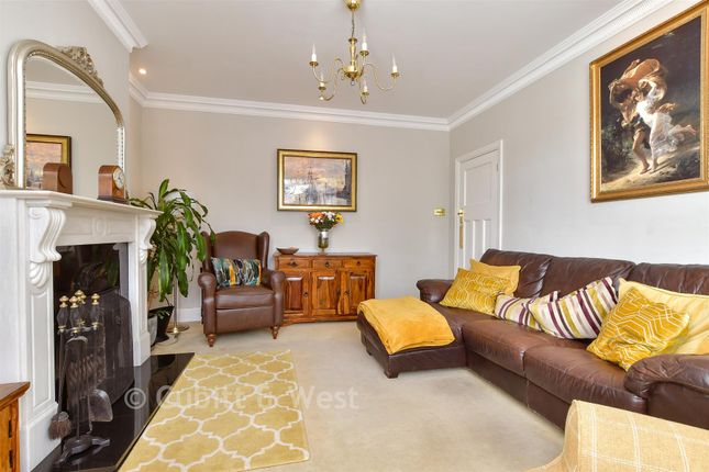 17, Winfield Avenue, Brighton photo 2